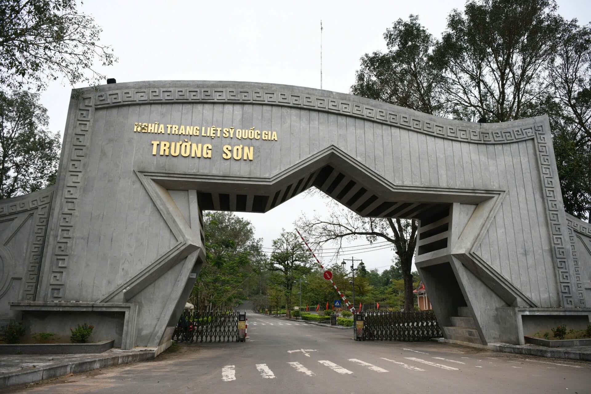 Cementerio Nacional de Truong Son