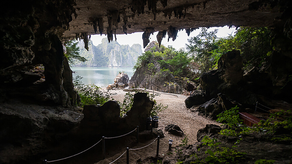 Cueva Trinh Nu