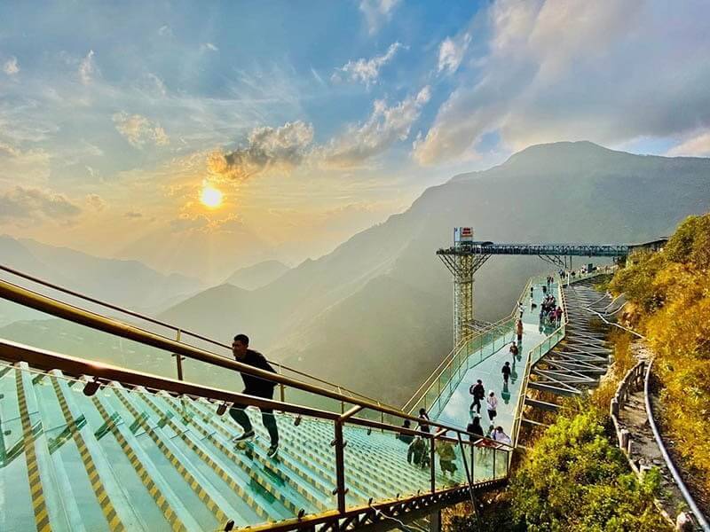 Puente de Cristal Rong May