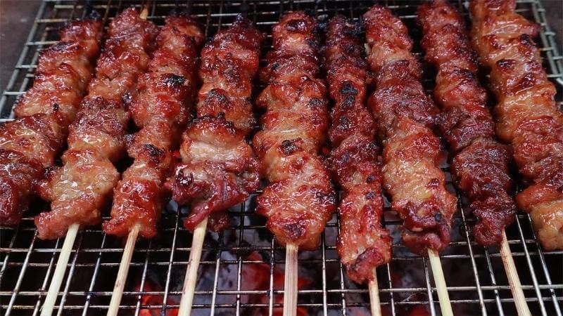 brochetas de cerdo